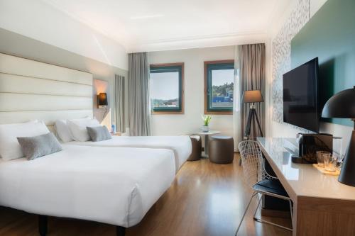 Hotel Santiago Plaza, Affiliated by Meliá