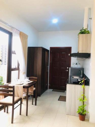 Modern Studio Gem - Two Balconies with Ocean & Mountain Views