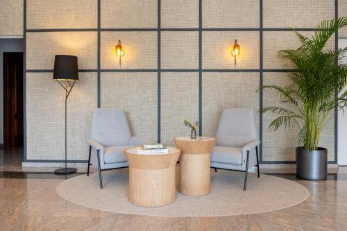 Hotel Santiago Plaza, Affiliated by Meliá