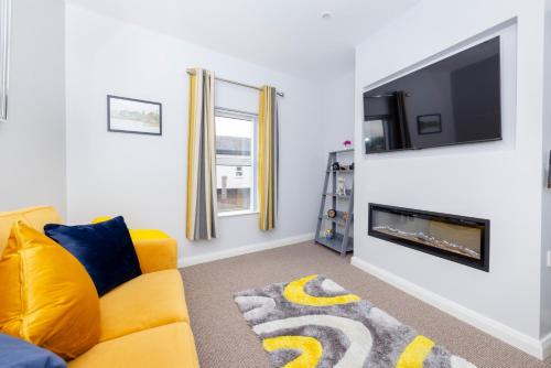 MODERN 2 BeD APARTMENT