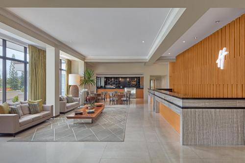 Holiday Inn & Suites Batangas LimaPark