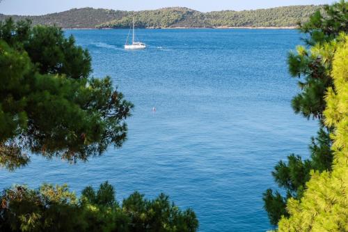 Grand Bleu by Fun In the Sun