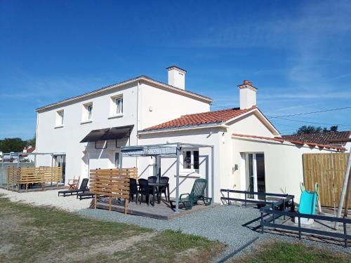 R & C - Room And Calm