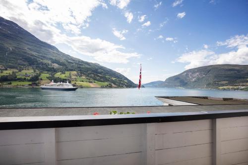 Olden Fjordhotel
