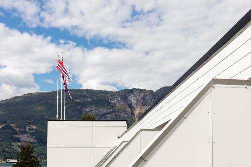 Olden Fjordhotel