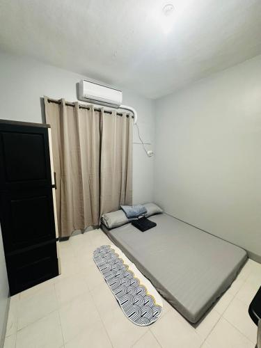 Yna's Place - Calapan City Staycation