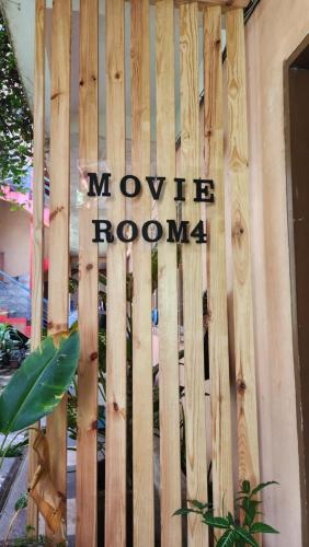 Watch Eat Movieroom
