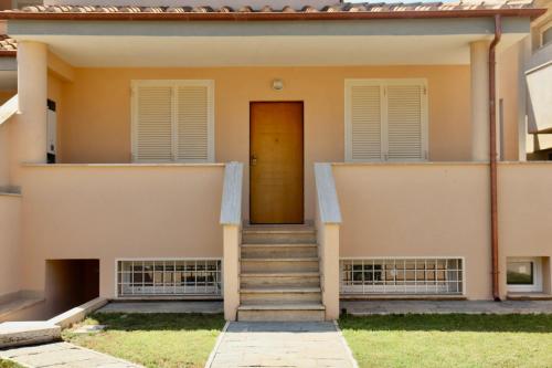 Monna Lisa Village