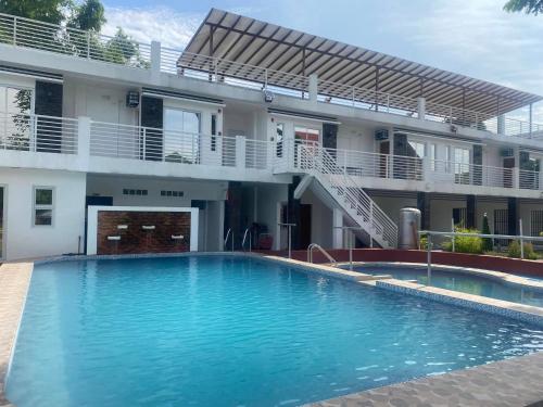 LLANES BANCOLITA'S RESORT - Taal lakeview resort balete