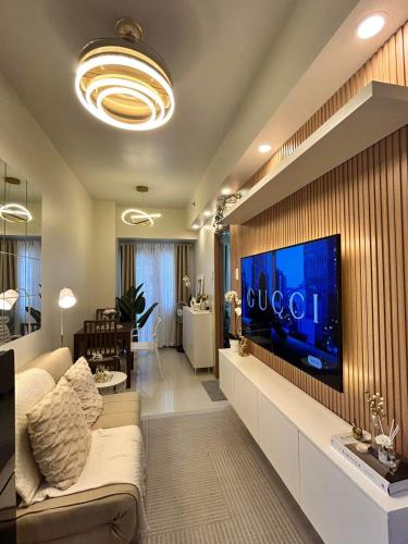 The 3rd Staycation Near MOA, Airport, with FREE WIFI, Netflix