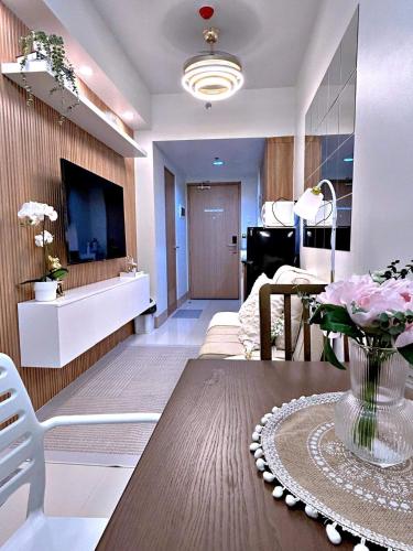 The 3rd Staycation Near MOA, Airport, with FREE WIFI, Netflix