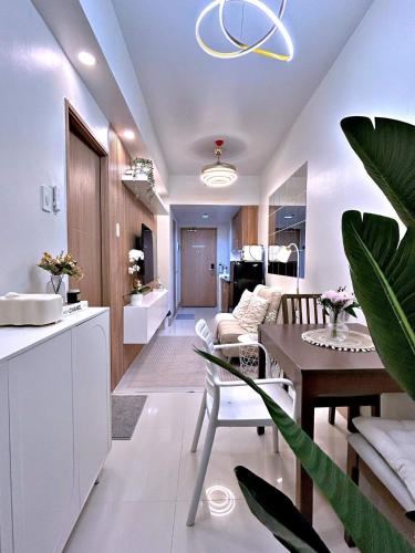 The 3rd Staycation Near MOA, Airport, with FREE WIFI, Netflix