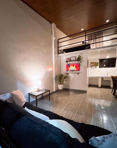 Cozy Loft Near the Airport & Beach-Unit I