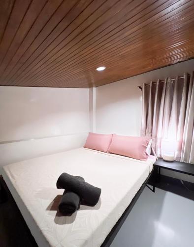 Cozy Loft Near the Airport & Beach-Unit I