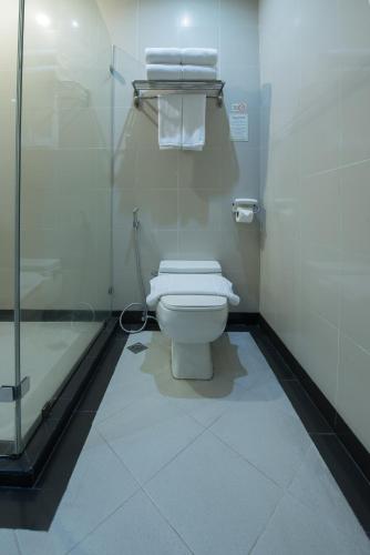 Court Meridian Hotel & Suites