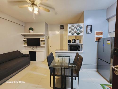 2BR NORTHPOINT CONDO FREE Airport Pick Up for 3 nights stay or more