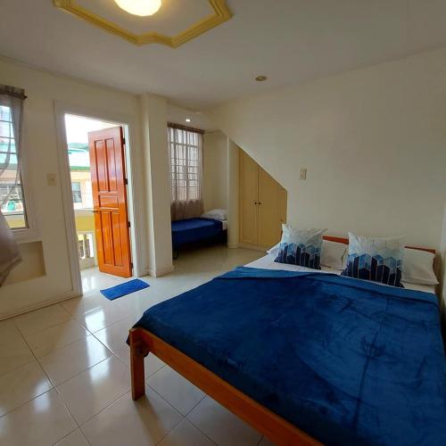 TST Transient Home - WiFi Access, Kitchenette, Private Bathroom