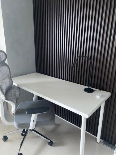 Modern Studio Unit with City and Golf Course View