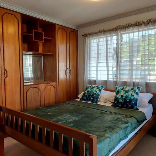 TST Transient Home - WiFi Access, Kitchenette, Private Bathroom