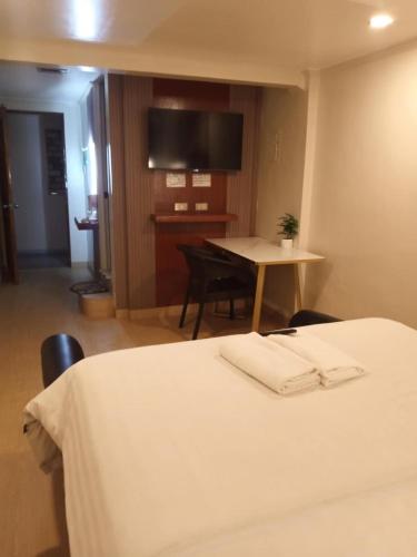 Paradise Apartelle by OYO Rooms