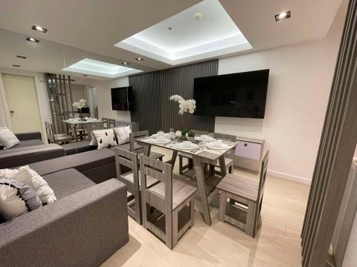 High-end 2BR Condo Boracay Tower - Azure Residences near Manila Airport