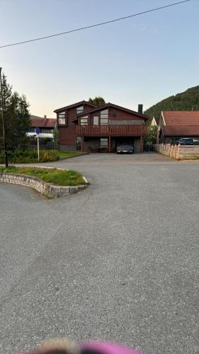 Very centrally located apartment with free parking