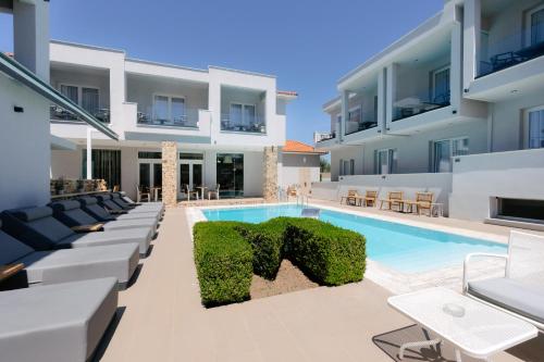 Metsikas Residence