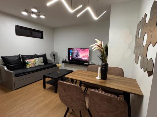 CozyVilla at Pine Suites Tagaytay 2BR or Studio with FREE PARKING 2br in Basement parking and studio in offsite parking