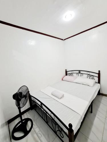 Calapan Transient House 3-BedRoom near MALLS L26