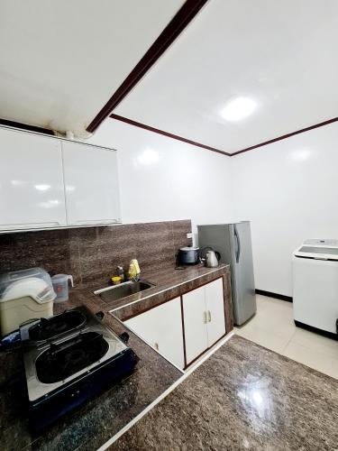 Calapan Transient House 3-BedRoom near MALLS L26