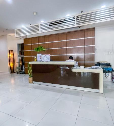 Private twin room for 2 with shared bathroom in boarding place - Cebu IT Park