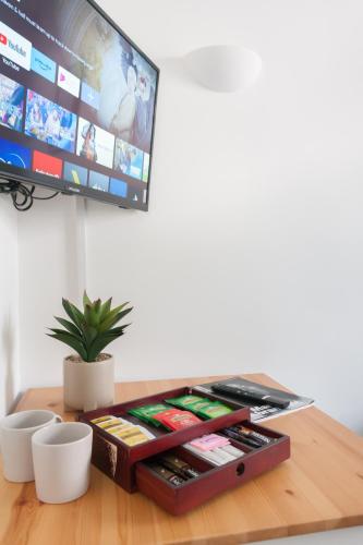 Studio9 Rooms - Next to Emirates Stadium - Budget Rooms with Shared Bathroom