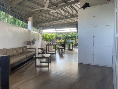 5BR House with Centralized AC, Backyard & Office