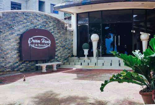 Dream Haven Bed & Breakfast By RedDoorz