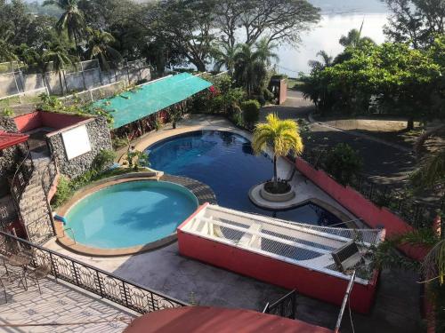 Tahanan Lakeview Hotel