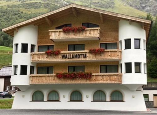 Garni Wallamotta