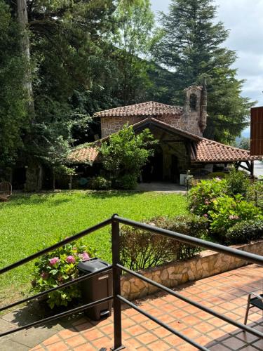 HABITACION CON HERMOSAS VISTAS A BILBAO