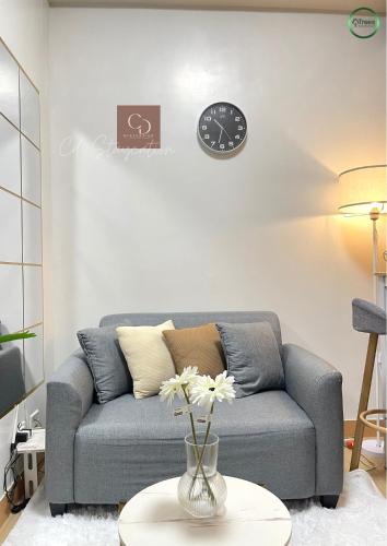 CD Staycation - Unit 4 at Trees Residences