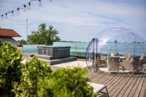 Mana Suites & Sea