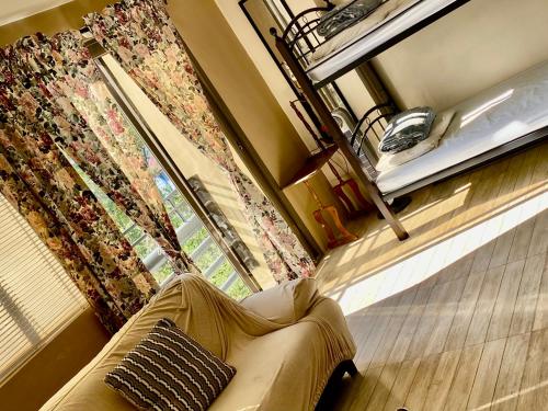 Nice, Cozy and close to All! CB8