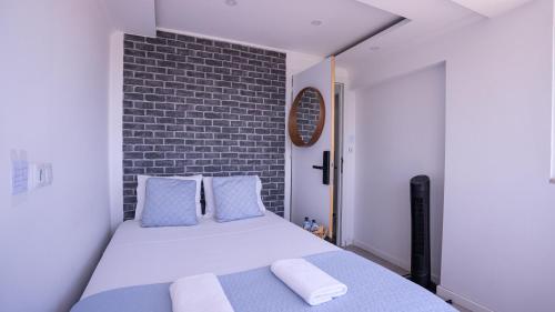 airport room
