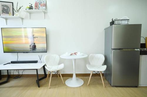 Cosy Corner at SMDC Hope Residences - Pool View & Highest Floor