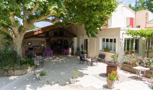 Le Vieux Platane