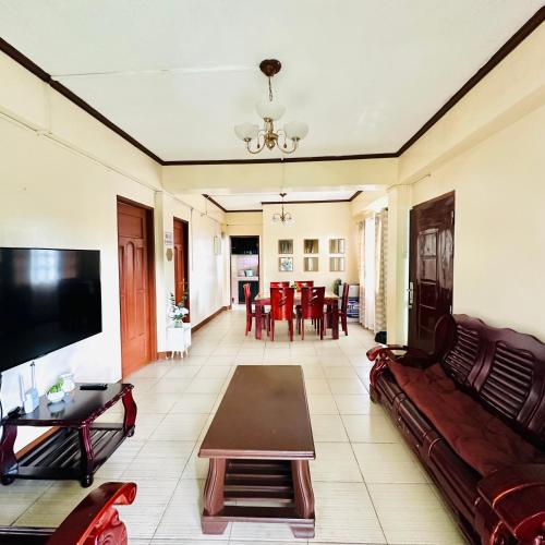 Near Tourist Spots Vacation House