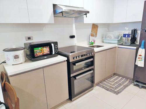 Luxurious 2-BR, 2-BA, 34th Floor, 38 Park Avenue Condominium