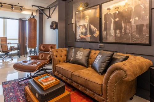 The Peaky Blinder s Crib with Gym, Pool, Sauna More