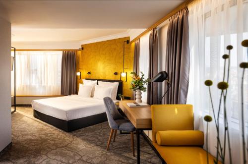 Rosslyn Thracia Hotel