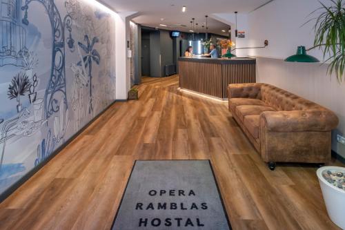 Opera Ramblas Hostal