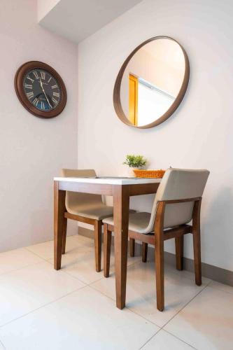 Stylish 1BR Units near Mitsukoshi and Uptown Mall in the Heart of BGC