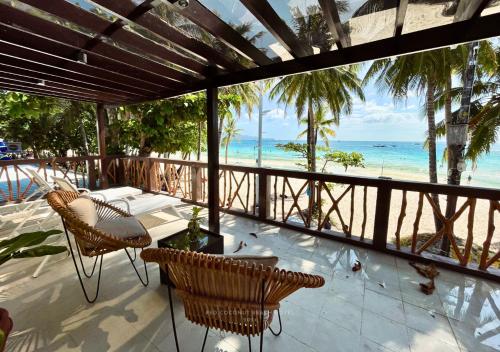 Red Coconut Beach Hotel